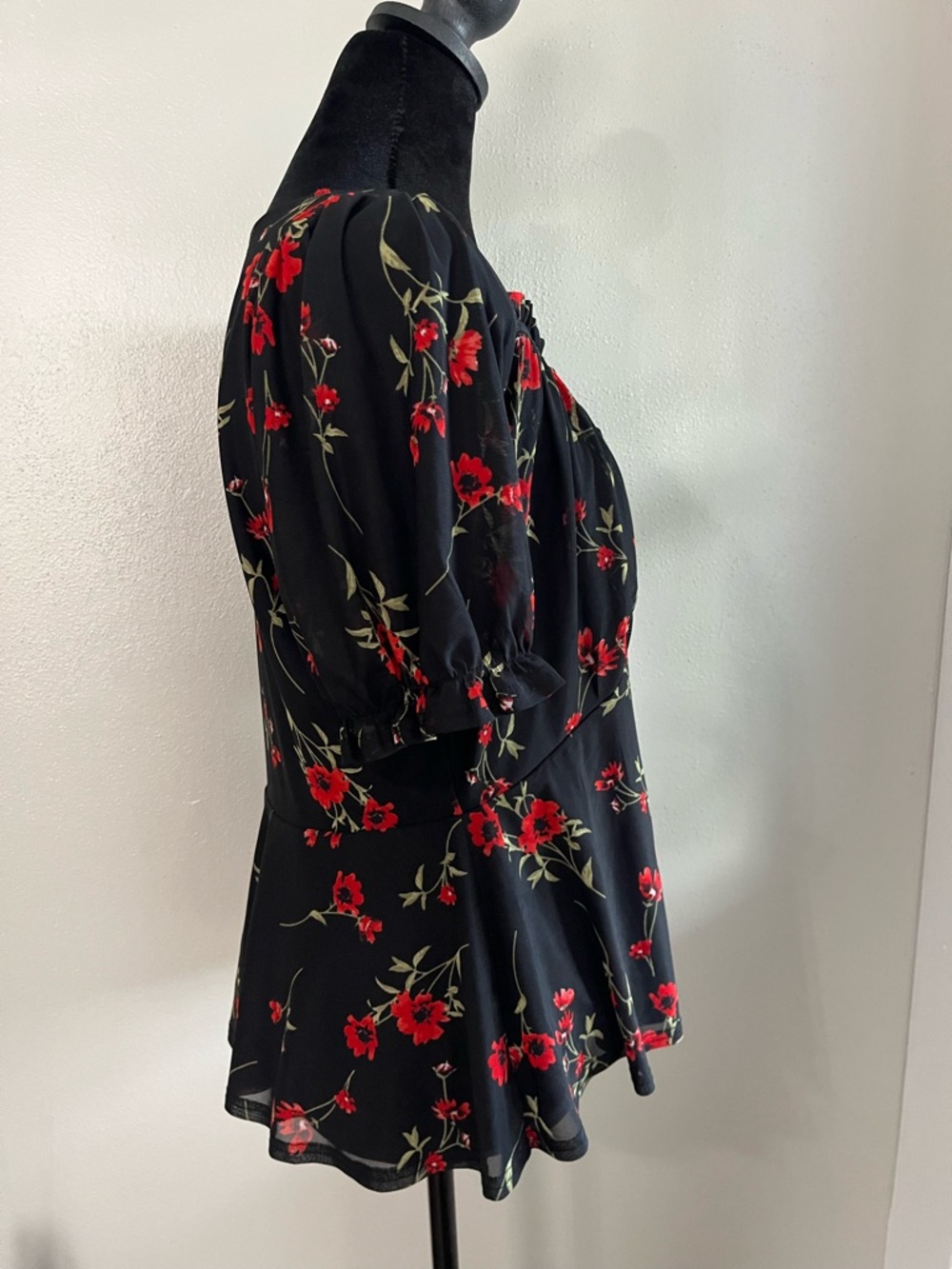 Black Floral Puff-Sleeve Babydoll Peasant‎ Blouse - Picture 3 of 6